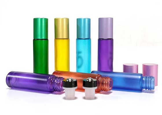 O rolo 10ml customizável engarrafa o rolo multicolorido do óleo essencial engarrafa bens